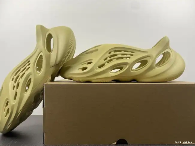hype RNNR Sulfur GV6775 Foam Adidas Yeezy 0609